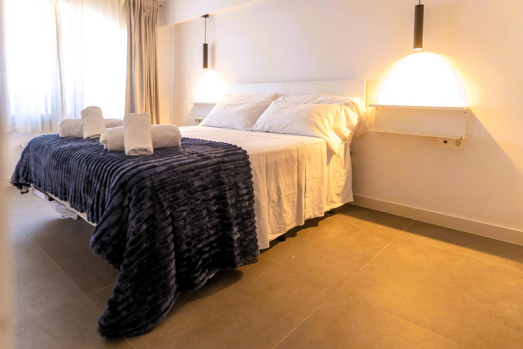 Suitur Beachfront Apartment Roc De Sant Gaieta Roda de Bará Exterior foto